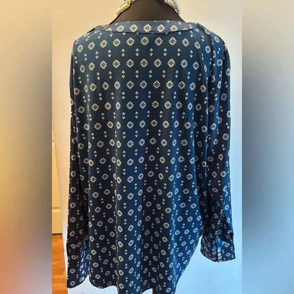 Ann Taylor Navy Blue Blouse with White Pattern - Picture 4 of 5